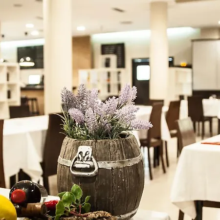 Ona Ogisaka Garden Aparthotel Dénia